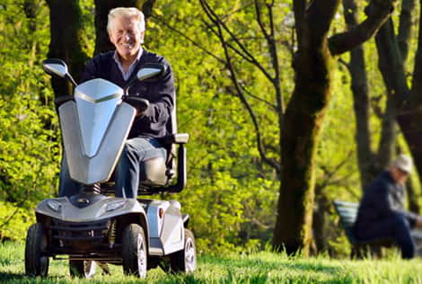 Scooter électrique PMR large et routier pour longues distances